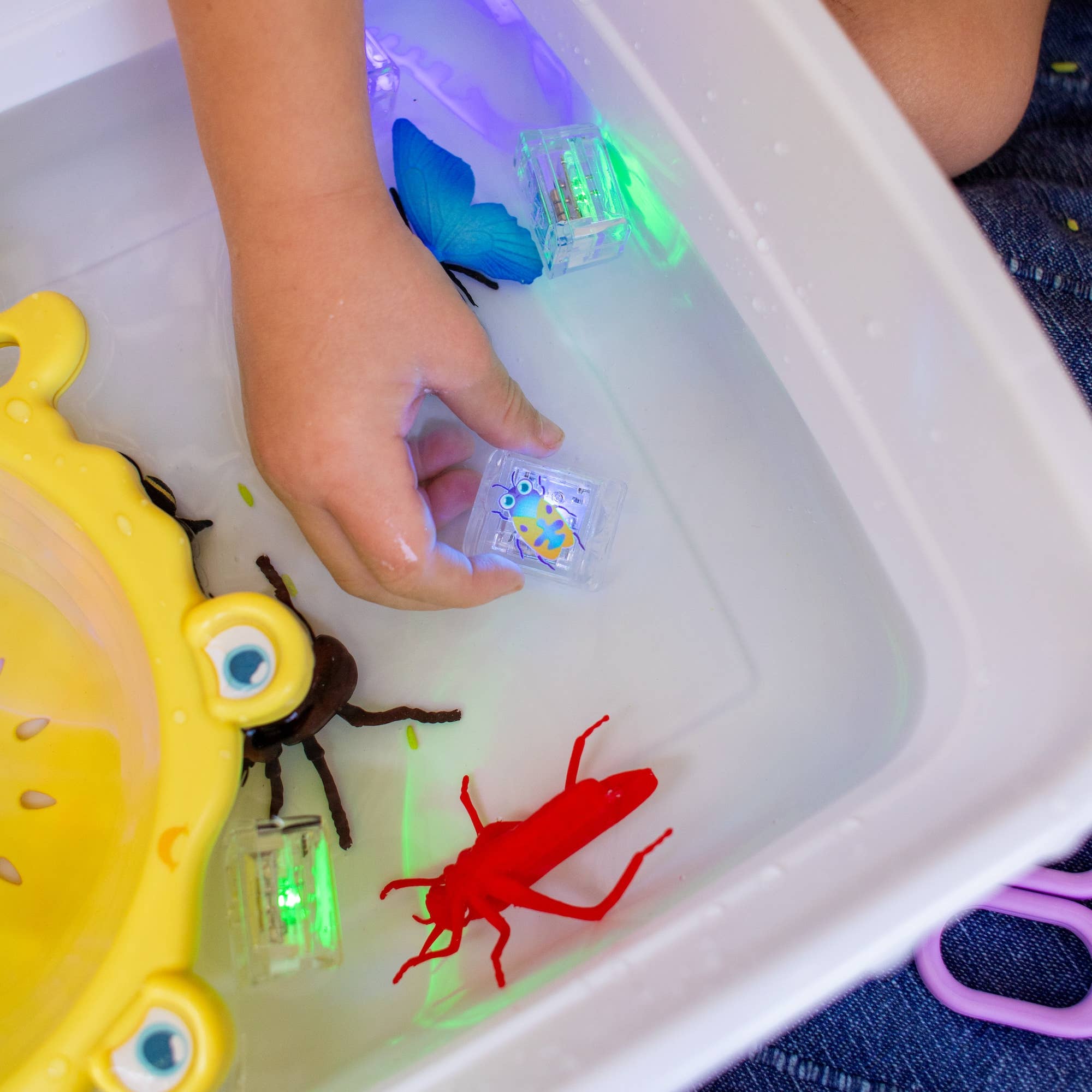 Glo Pals: 6-Pack Insects Light Up Cubes