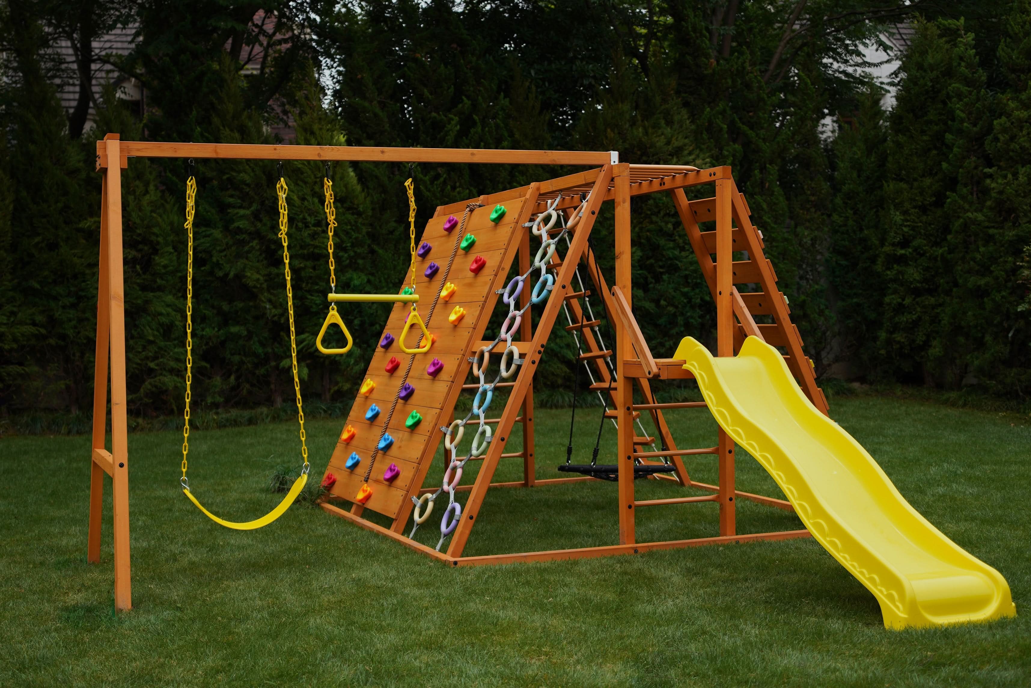 Sycamore Backyard Climbing Set – 2 Swings, Trapeze Bar & Outdoor Fun