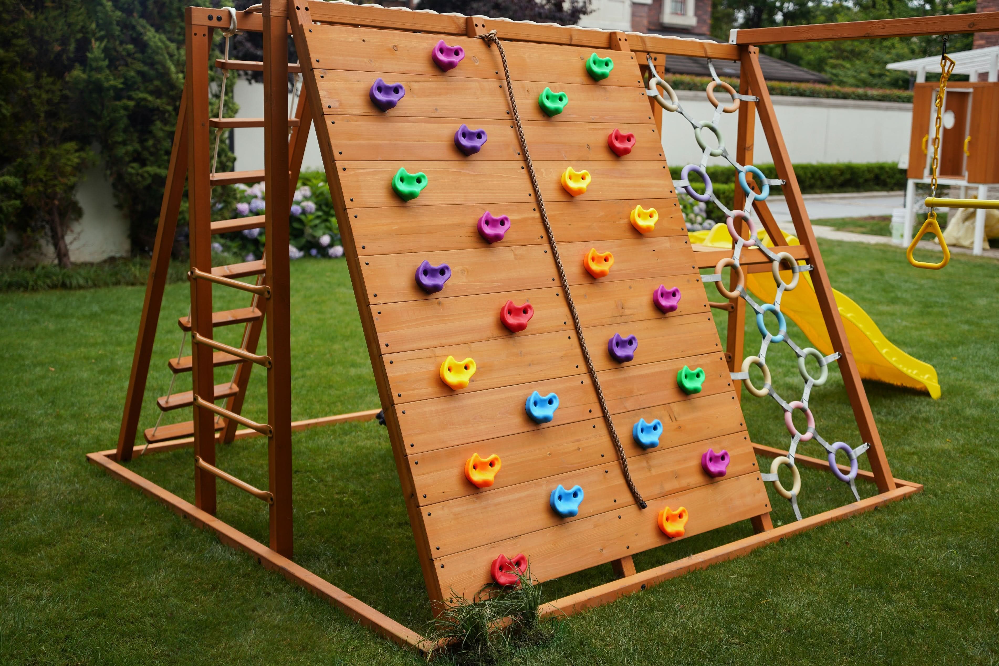 Sycamore Backyard Climbing Set – 2 Swings, Trapeze Bar & Outdoor Fun