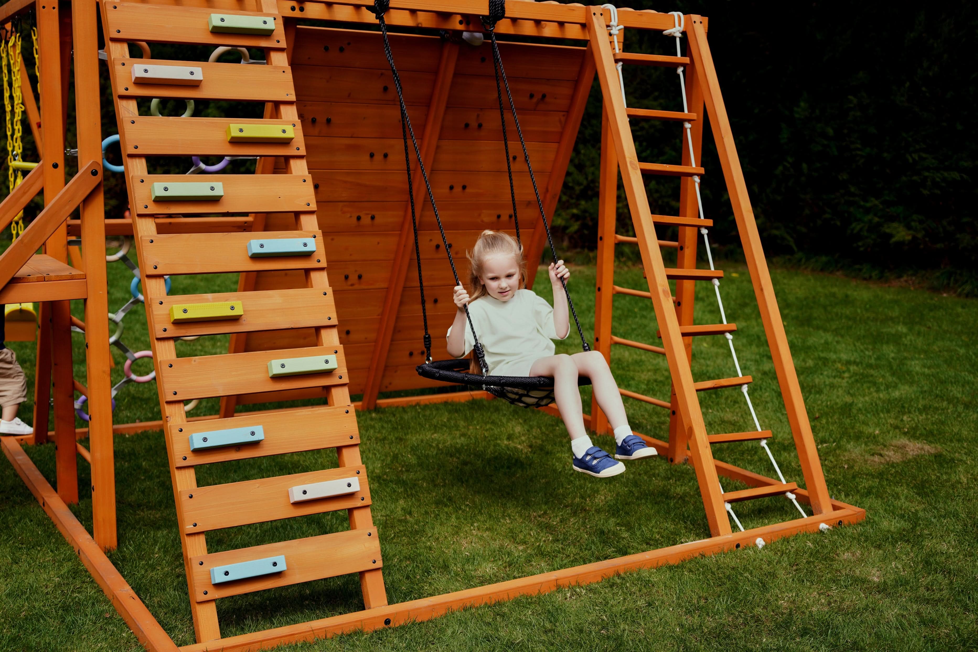 Sycamore Backyard Climbing Set – 2 Swings, Trapeze Bar & Outdoor Fun