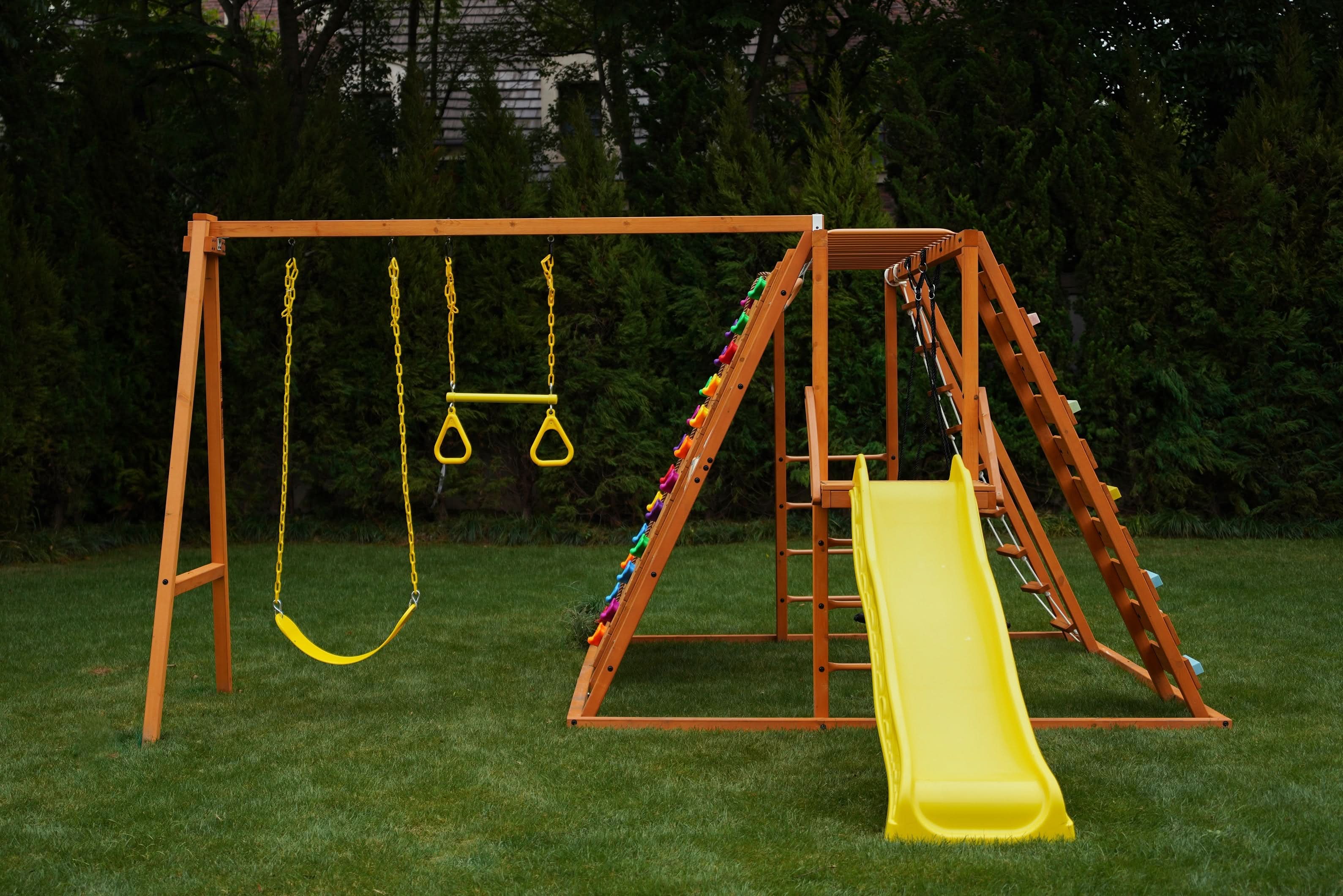 Sycamore Backyard Climbing Set – 2 Swings, Trapeze Bar & Outdoor Fun