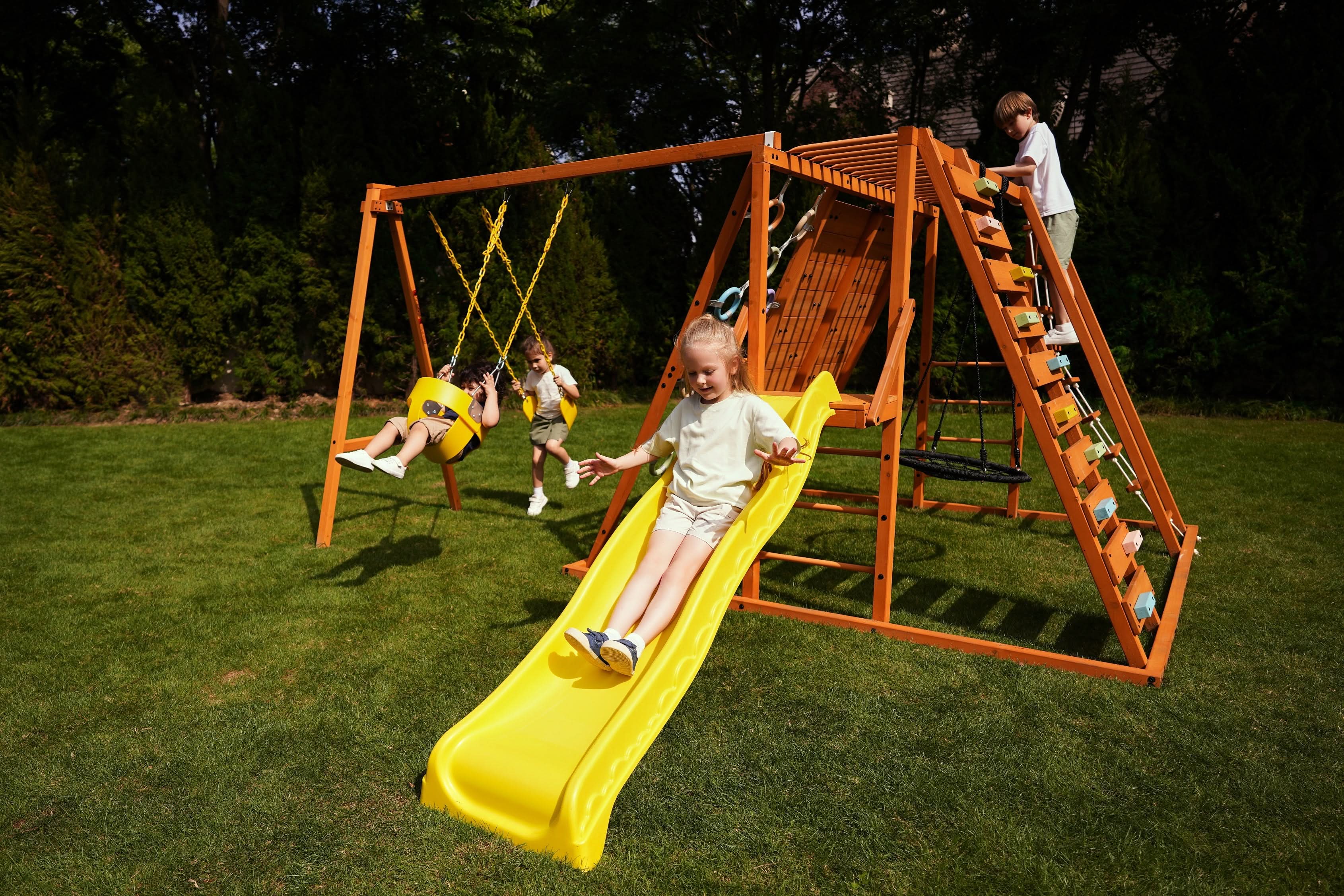 Sycamore Backyard Climbing Set – 2 Swings, Trapeze Bar & Outdoor Fun