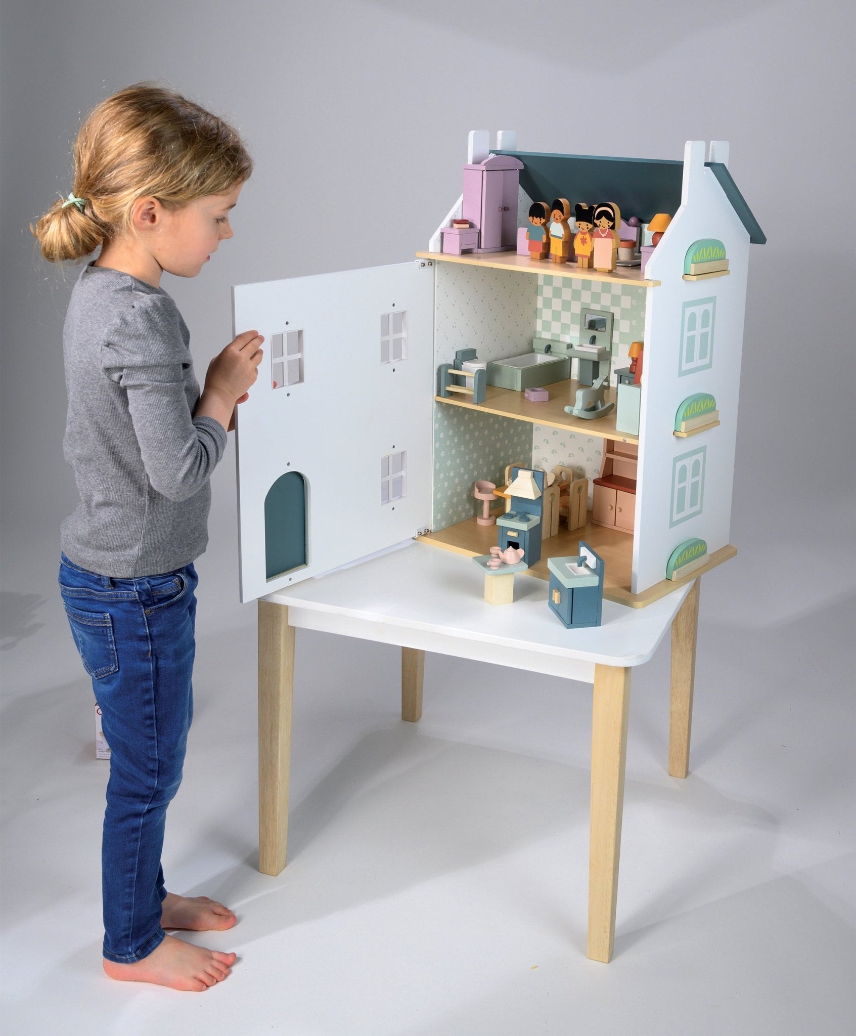 Willow Dollhouse